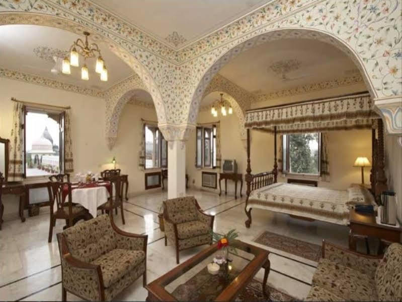 Amar Mahal Hotel Orchha Exterior photo