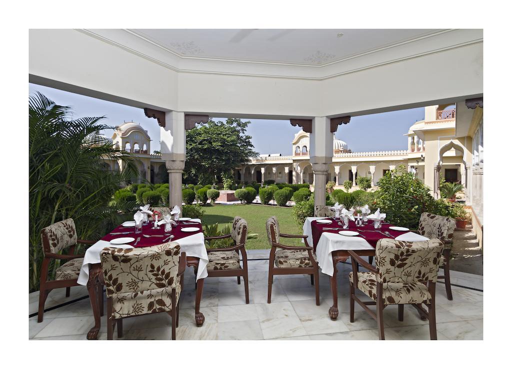 Amar Mahal Hotel Orchha Exterior photo